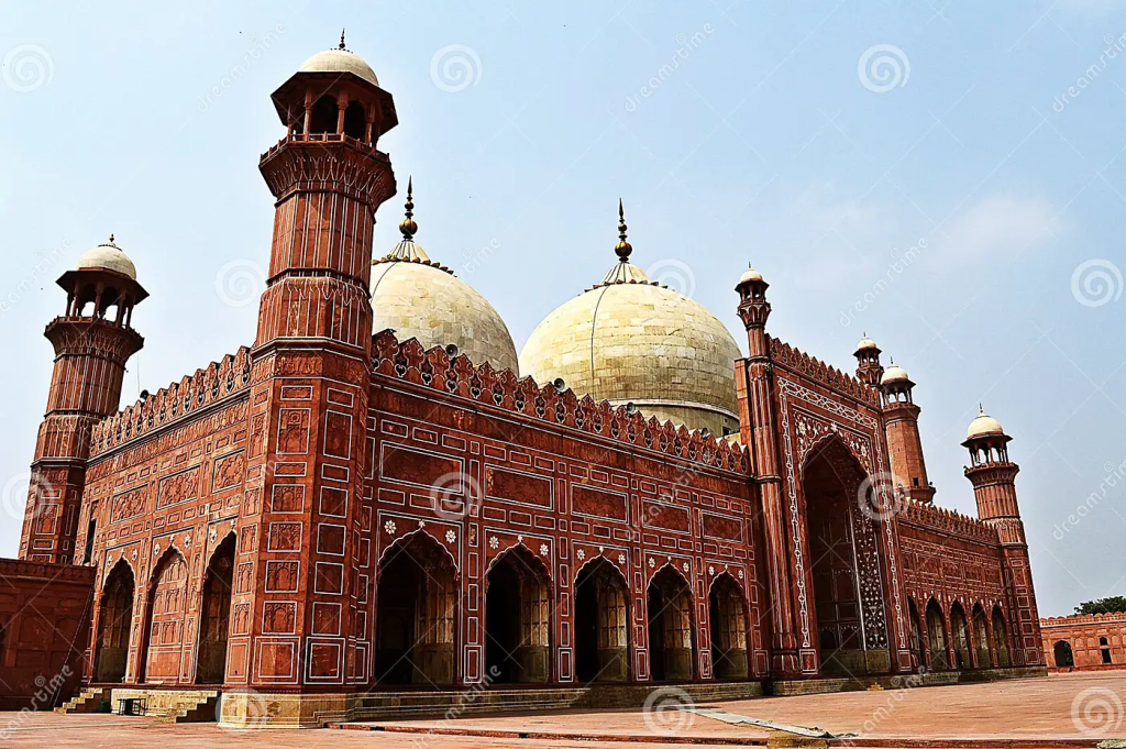 A visit to Badshah Mosque - Splendid building of the mosque